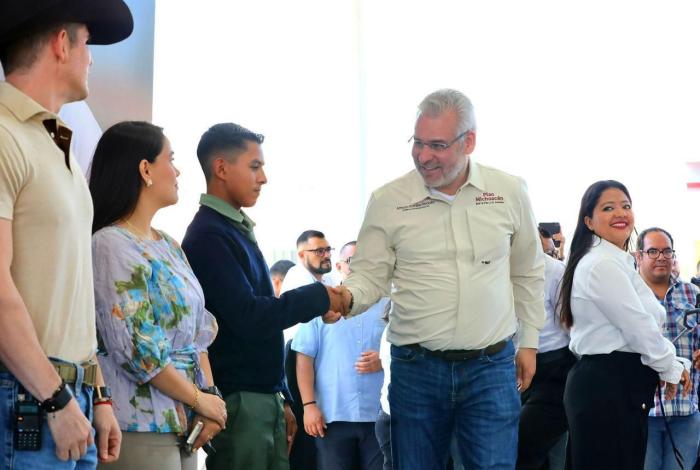 Inversión histórica de 4 mil mdp en escuelas: Bedolla