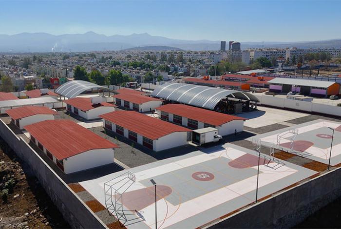 Inversión histórica transforma las escuelas de Michoacán para el bienestar: SEE