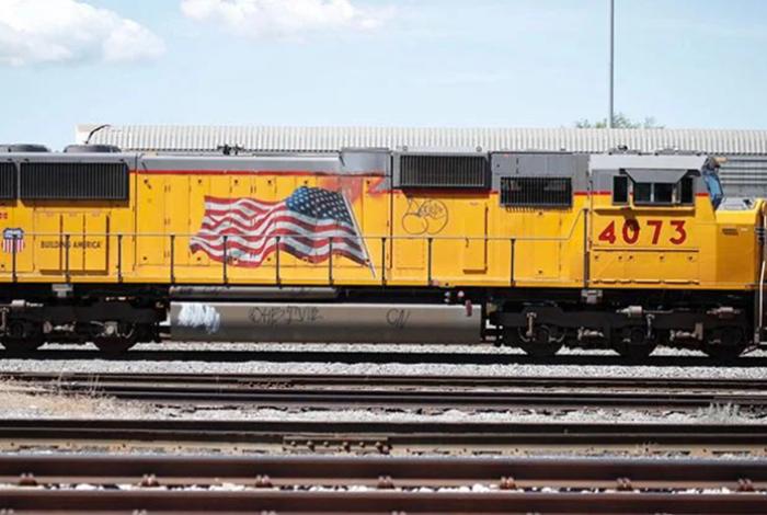 Investigan como "tráfico humano" la muerte de siete migrantes en tren de Texas; cuatro eran mexicanos