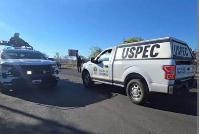 Investigan hallazgo de un cadáver ‘encobijado’ en carretera de Michoacán