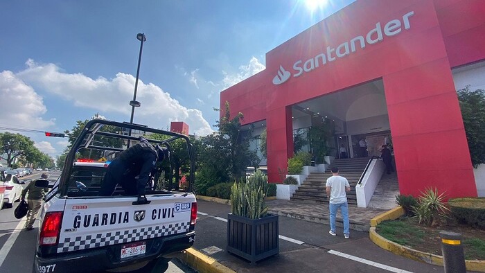 Investigan posible robo en sucursal Santander ubicada en Chapultepec Sur, Morelia