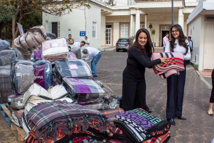 Invita DIF estatal a la colecta de cobijas Abrigando a Michoacán 2025