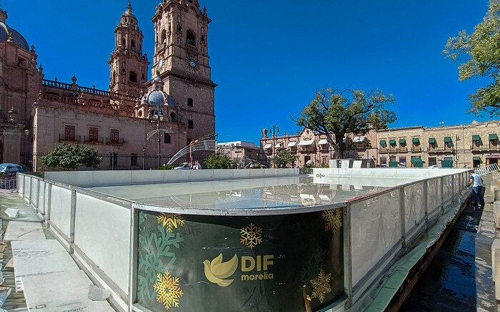 Invita Gobierno de Morelia a inauguración de pista de hielo y encendido navideño