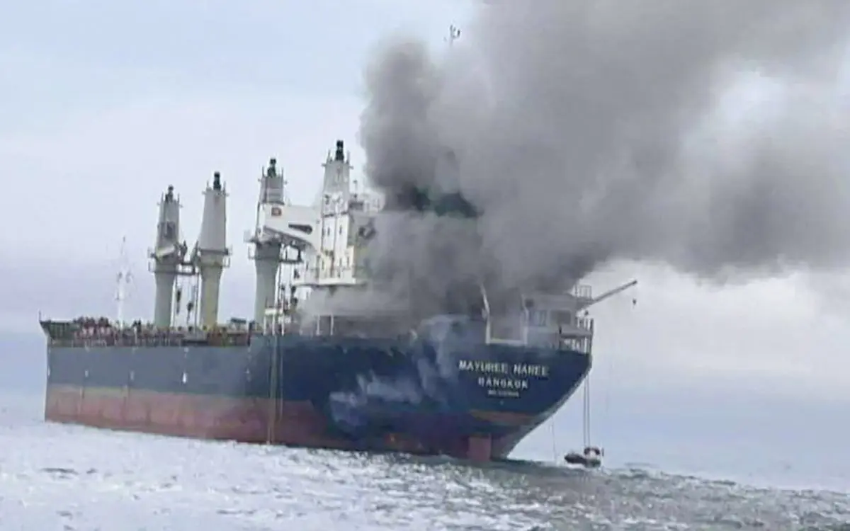 Irán ataca tres buques en el estrecho Ormuz