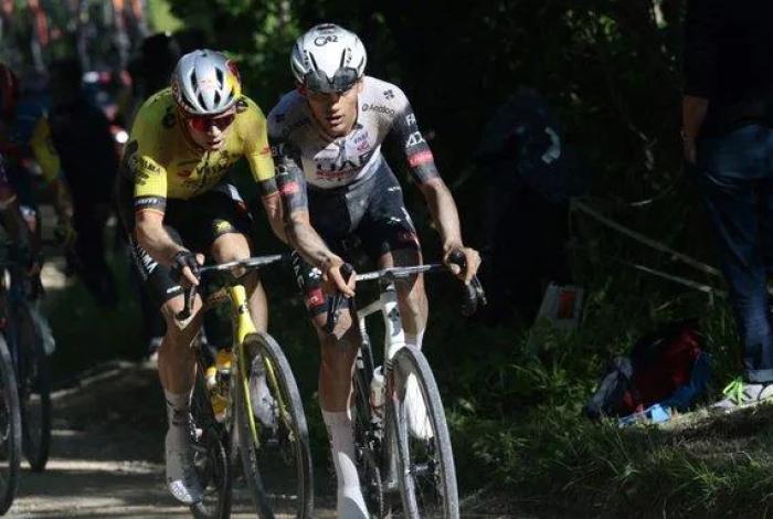 Isaac del Toro a 21 segundos del líder en la Vuelta a Burgos