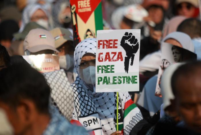 Israel dice que rehenes serán liberados "el lunes temprano", pero acusan que no dice quiénes serán de los 2 mil detenidos