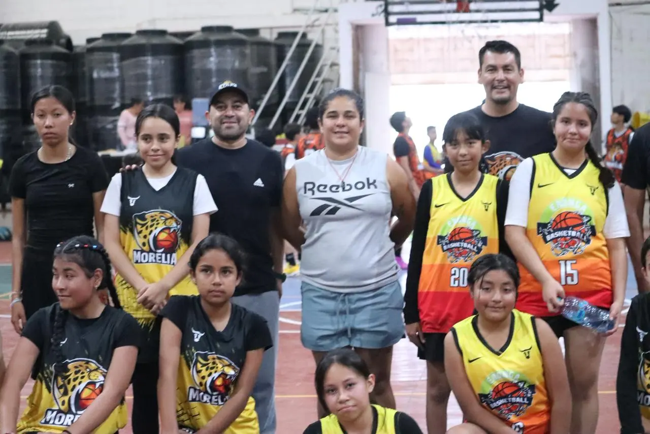 Jaguares de Huaniqueo siguen rugiendo en la cancha