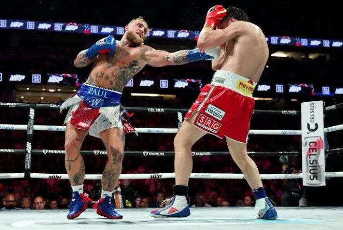 Jake Paul doblega por decisión unánime a Julio César Chávez Jr.