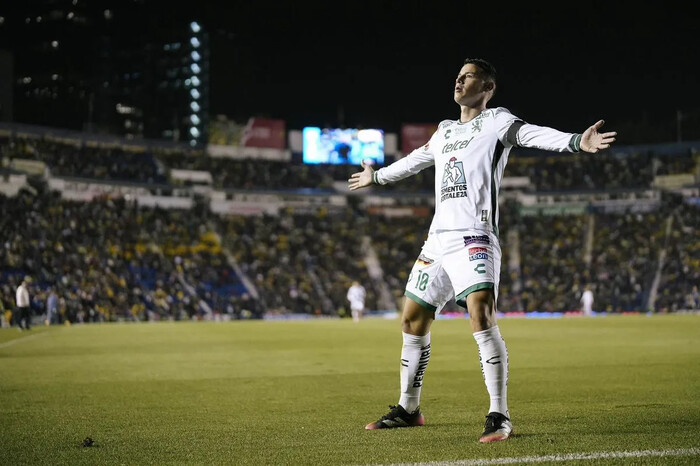 James Rodríguez mantiene a León líder de Liga MX tras empate de 1-1 con América