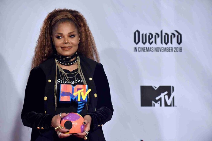 Janet Jackson ofrece disculpas por comentarios racistas sobre Kamala Harris