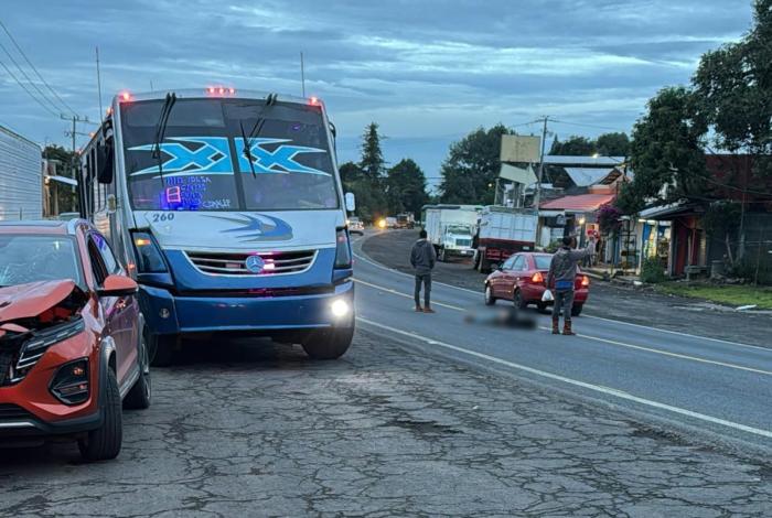 Jornalero fallece al ser arrollado sobre la carretera “libre” Uruapan-Pátzcuaro