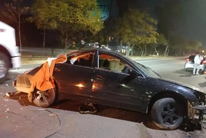Joven pierde la vida al volcar su auto en el libramiento de Morelia
