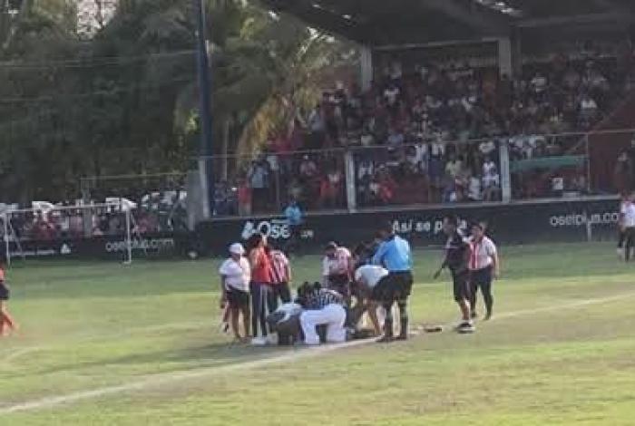 Jovencita muer3 sorpresivamente cuando jugaba partido de fútbol en LC