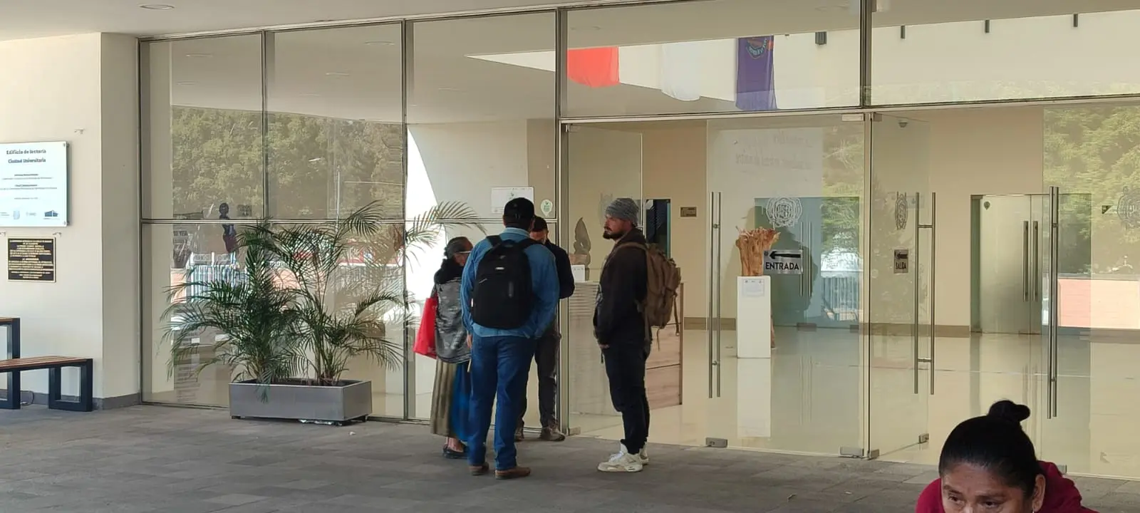 Jóvenes nicolaitas realizan acercamiento con autoridades universitarias