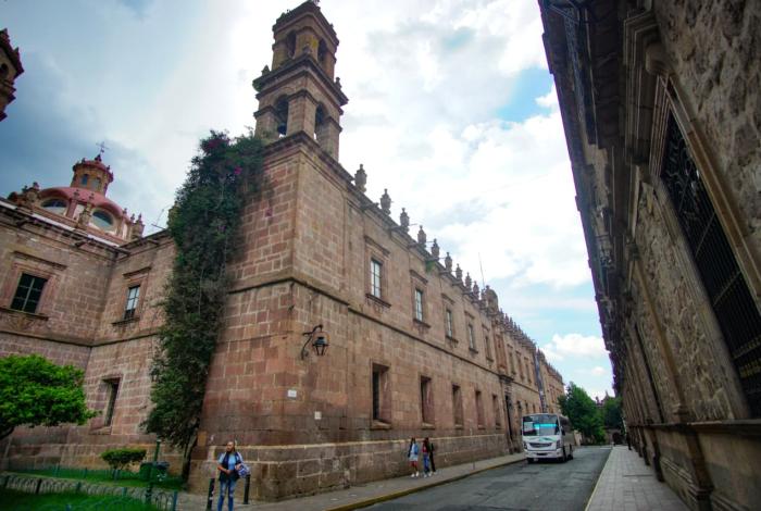 Jueves caluroso de hasta 40°C en Michoacán; pero también nublado