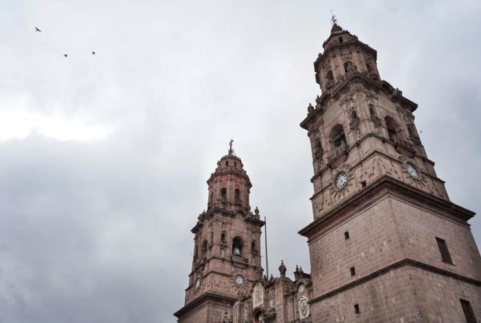 Jueves nublado pero caluroso en Michoacán, toma precauciones