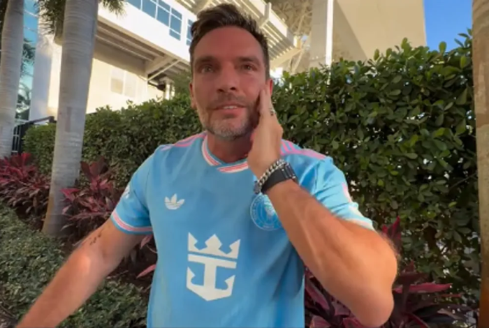Julián Gil se tatúa la firma de Messi tras conocerlo