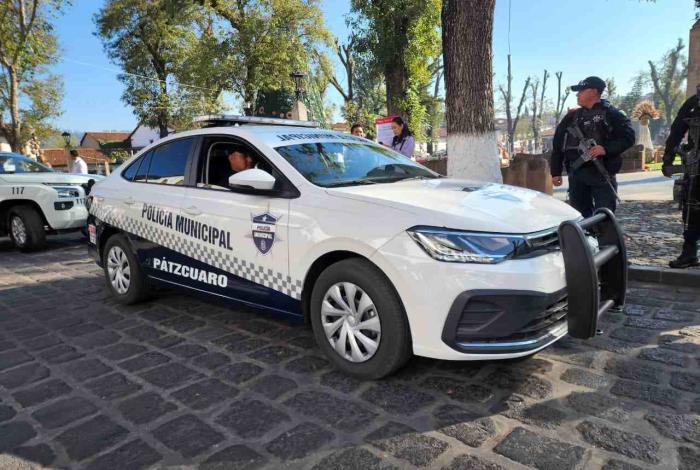 Julio Arreola exhorta a la Policía Municipal de Pátzcuaro a trabajar con honestidad y respeto