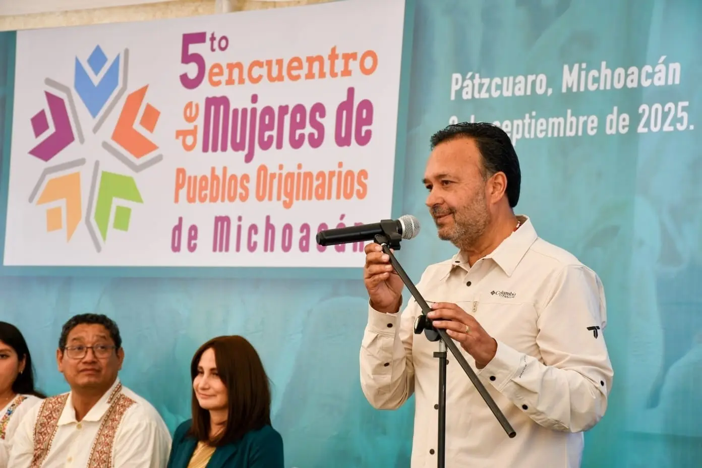 Julio Arreola Refrenda su Compromiso con las Mujeres Indígenas