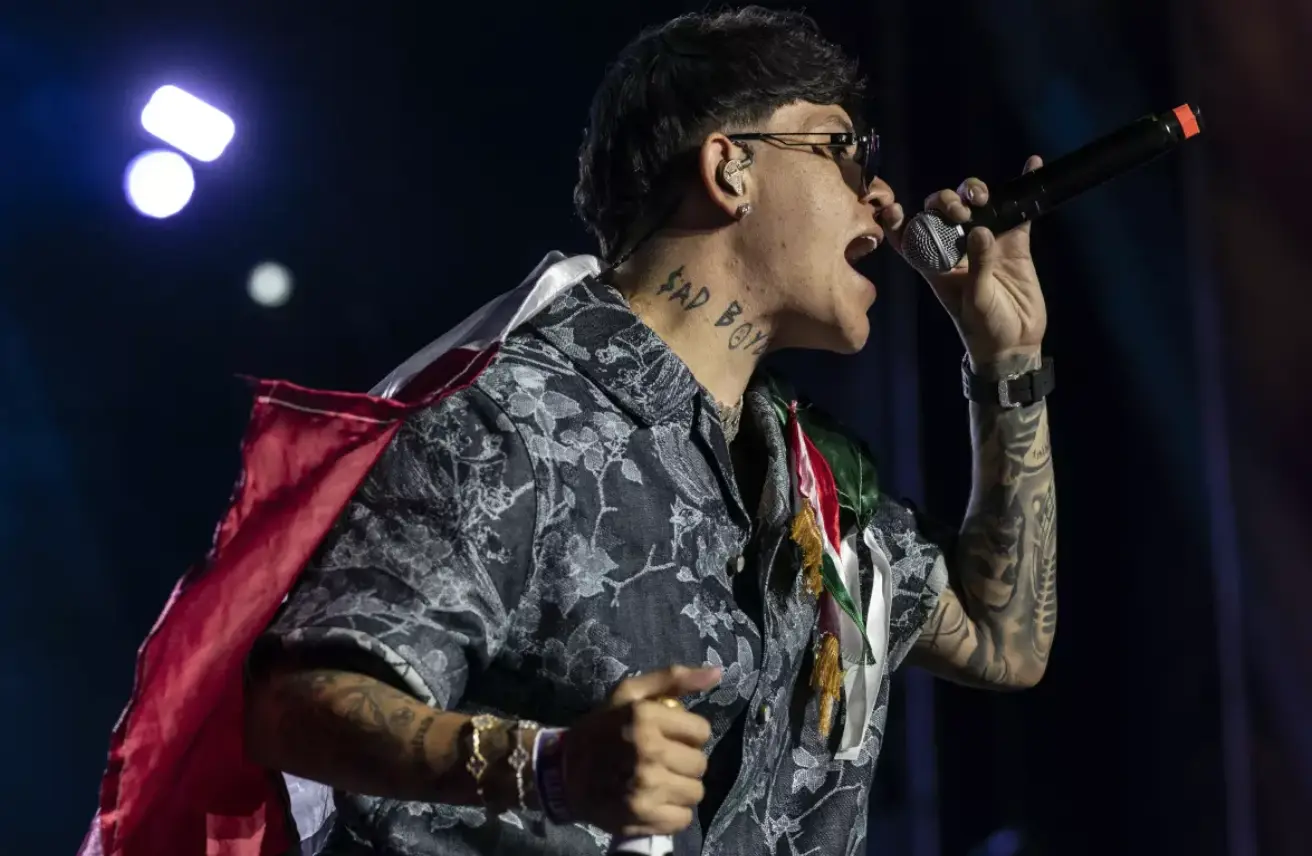 Junior H acude voluntariamente ante autoridades de Jalisco para aclarar señalamientos por contenido de sus canciones