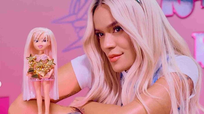 Karol G lanza su muñeca Bratz