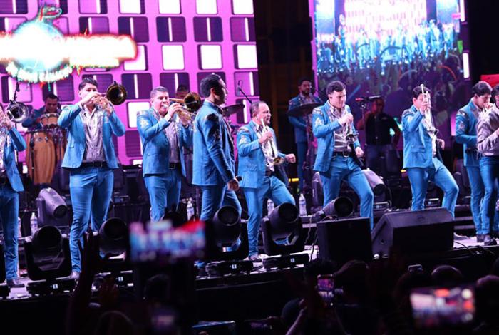La Arrolladora Banda El Limón abarrota el concierto de aniversario de Morelia