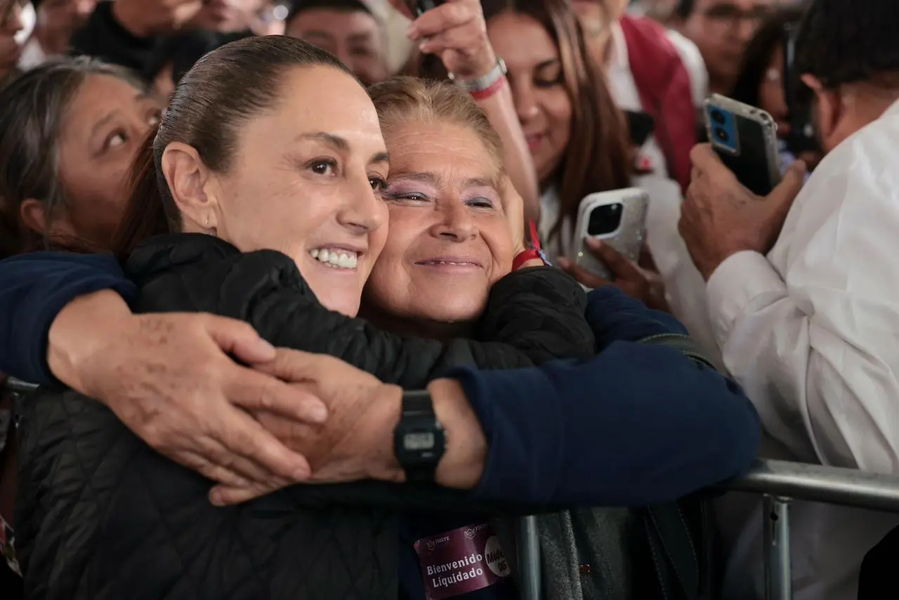 La Cuarta Transformación se dedica a la felicidad del pueblo de México: presidenta Claudia Sheinbaum entrega 240 viviendas y 577 condonaciones de crédito en San José Chiapa, Puebla