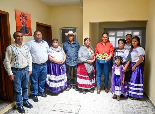 La cultura y tradiciones se van a fomentar en Zacapu: Moni Valdez