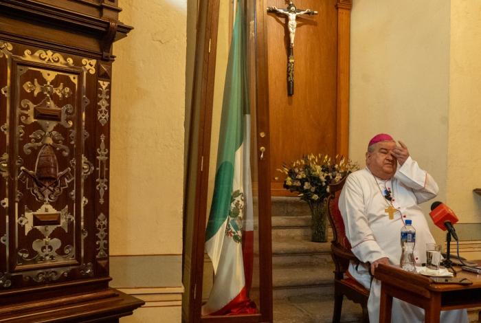 La estructura de la Iglesia ‘no puede ser ocupada por homosexuales’: Arzobispo de Morelia