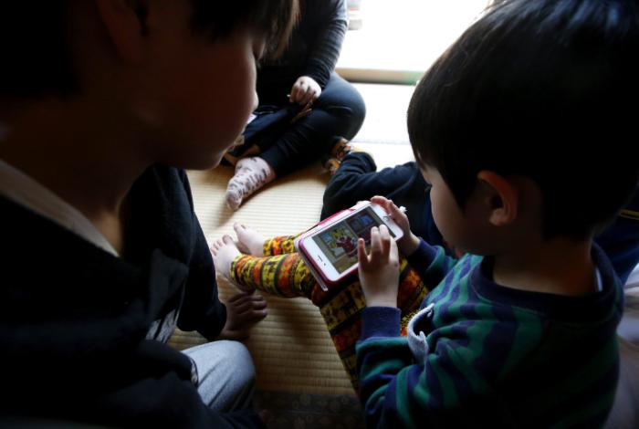 La exposición temprana a pantallas provoca cambios significativos en el cerebro en adolescentes
