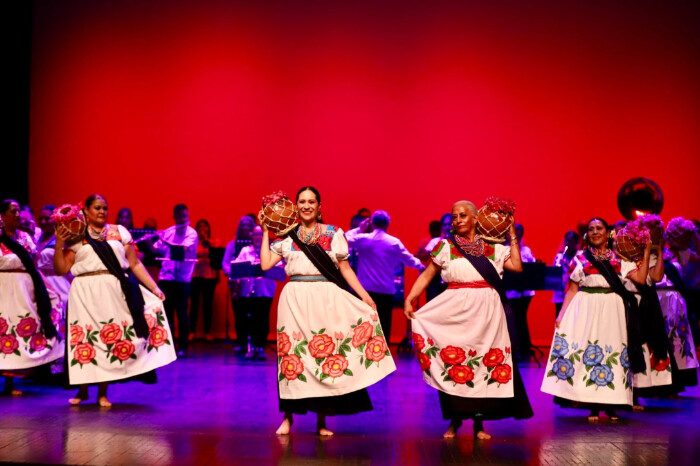 La magia del Festival Folklórico de la SEE; así vivieron el espectáculo cientos de familias  