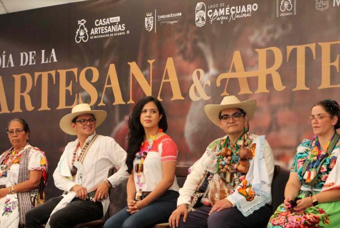 La máxima fiesta de los artesanos de Michoacán