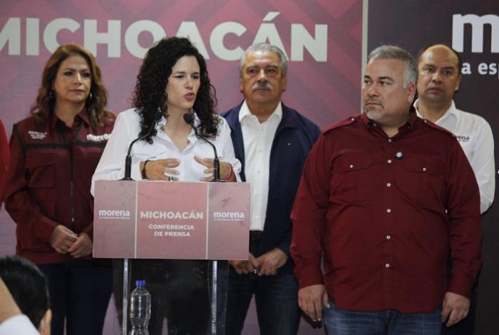 "La respuesta es clarita: los michoacanos decidirán en encuesta quién será candidato o candidata a la gubernatura de Michoacán"