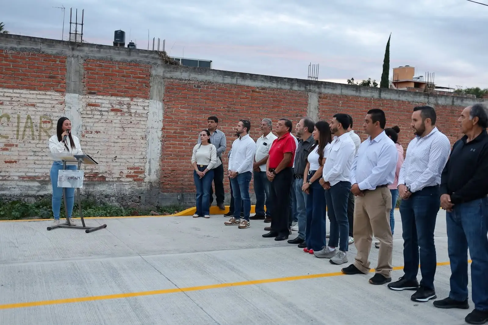 La transformación llega a Valle Verde con la rehabilitación y pavimentación de la calle 5 de Febrero: Mónica Valdez