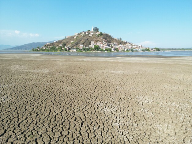 Lago de Pátzcuaro ha perdido 5 mil hectáreas en 30 años: Secma