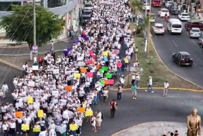 Lázaro Cárdenas también se desborda exigiendo justicia para Carlos Manzo