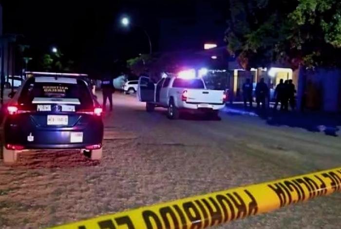🚔🚨#LázaroCárdenas❗En la colonia Riviera del Río fue asesinado a balazos un hombre