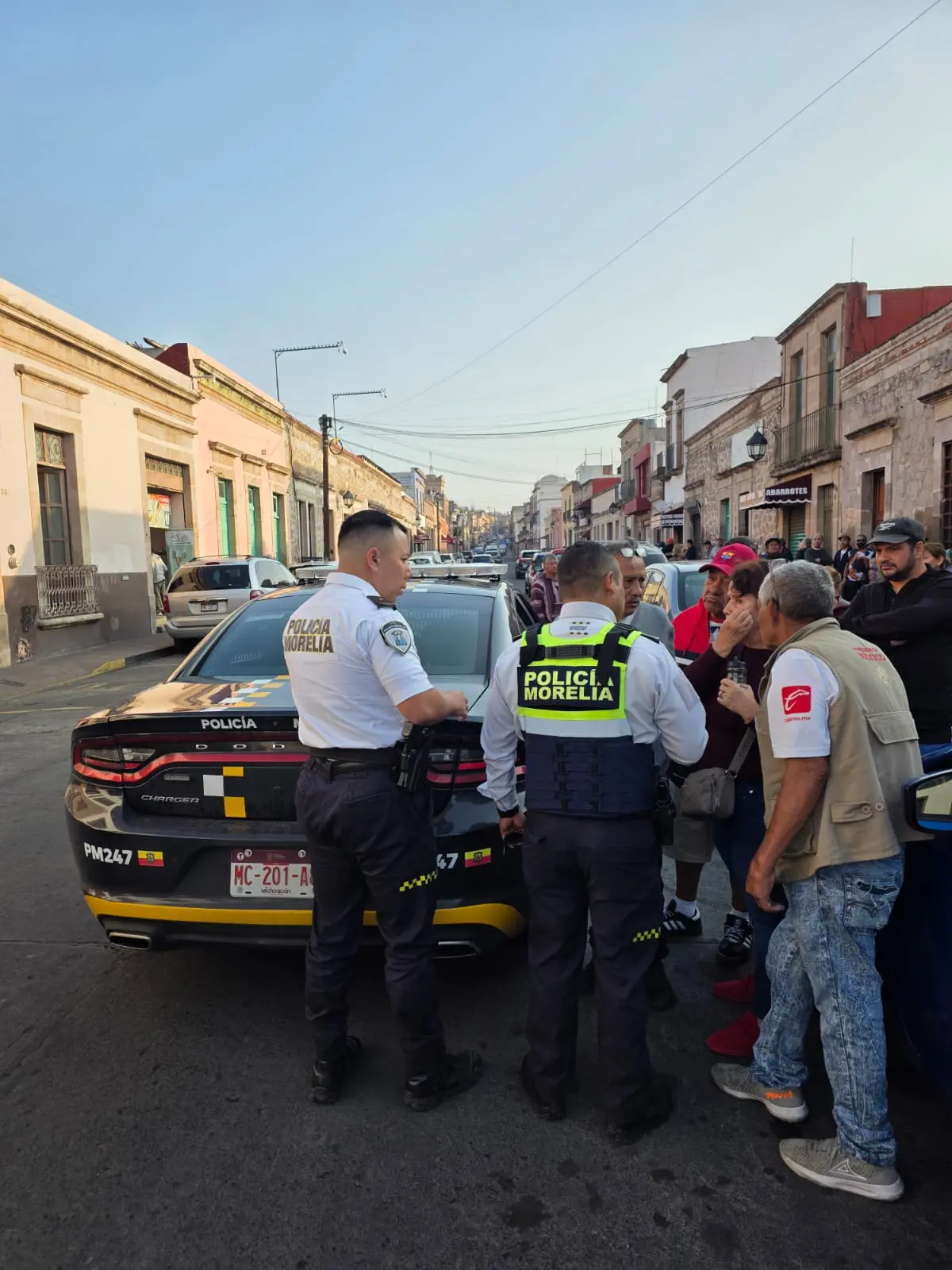 Le quitó su tarjeta a viejito y fue detenida por morelianos