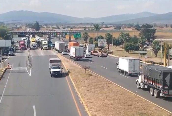 Libres, todas las carreteras de Michoacán, anuncia Bedolla
