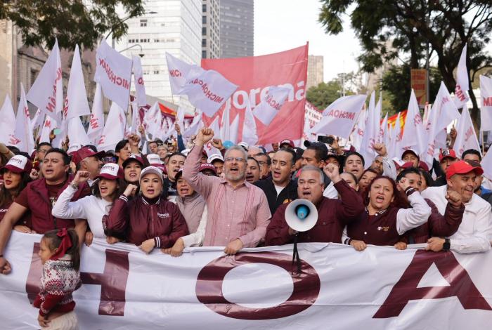 Llega Bedolla a la CDMX para asistir al Zócalo con Sheinbaum