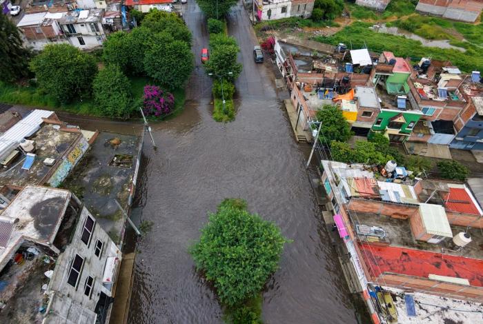Lluvia vuelve a afectar viviendas en avenida Poliducto