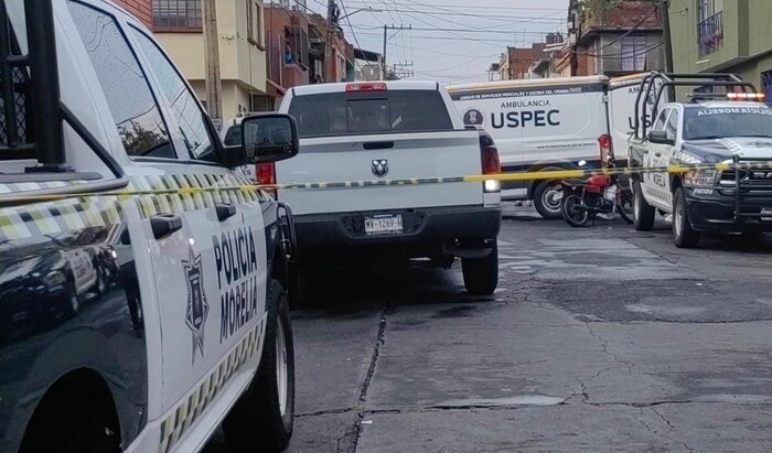 Lo bajan de su auto y lo ejecutan delante de su esposa en Villa Magna