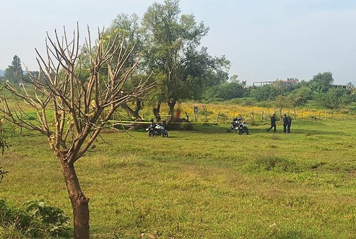 Localizan a un hombre muerto a un costado del río Santa Barbara, al oriente de Uruapan