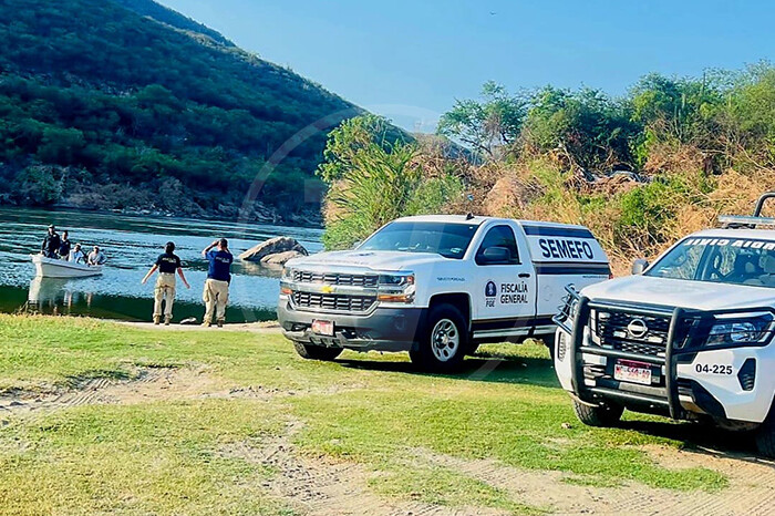 Localizan cadáver con huellas de violencia en río de Arteaga