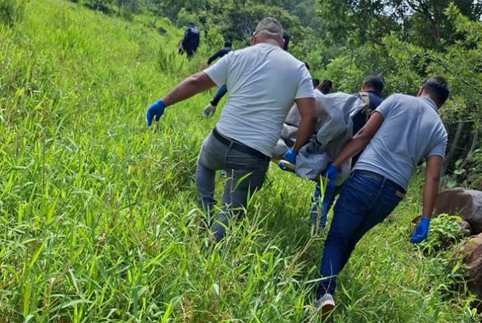 Localizan osamenta en un predio de Peribán