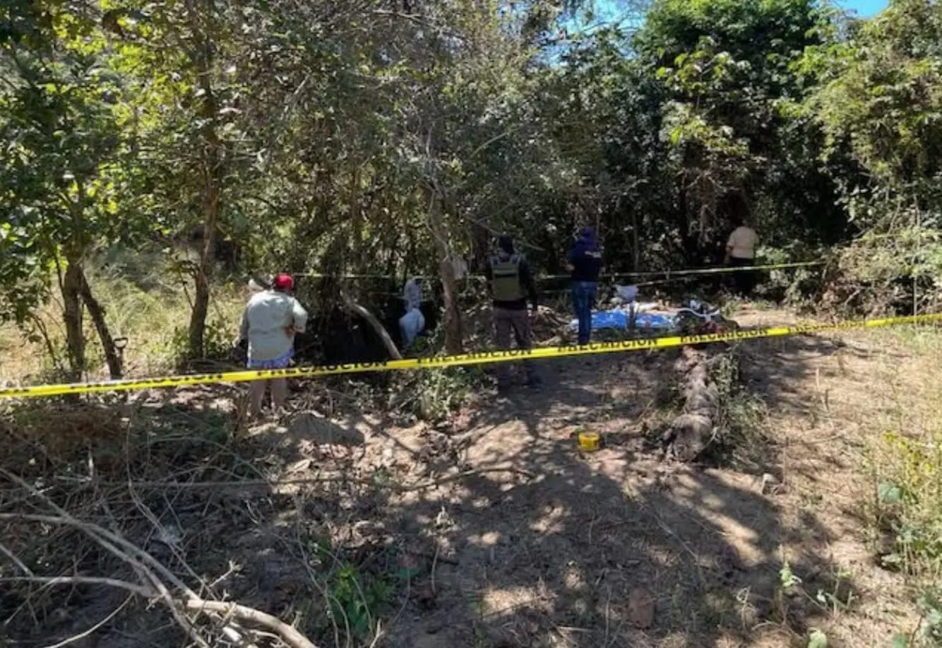 Localizan restos humanos en fosa clandestina en Las Lajas, Jacona
