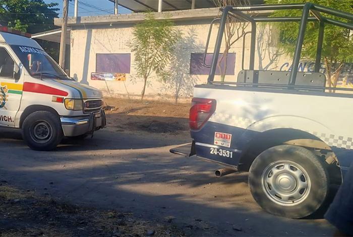 Localizan tres narcomantas en distintos puntos de Apatzingán