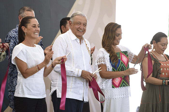 López Obrador pide a Sheinbaum cuidar medio ambiente y recursos del sureste