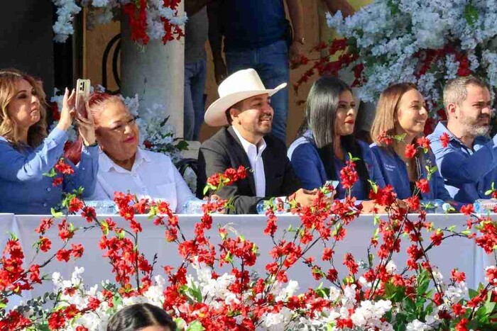 Los Reyes conmemora 114 Aniversario de la Revolución Mexicana con desfile cívico lleno de tradición y entusiasmo