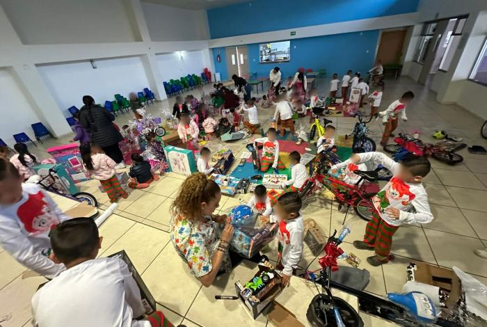 Los Reyes Magos llevan alegría a niñas y niños del DIF Michoacán